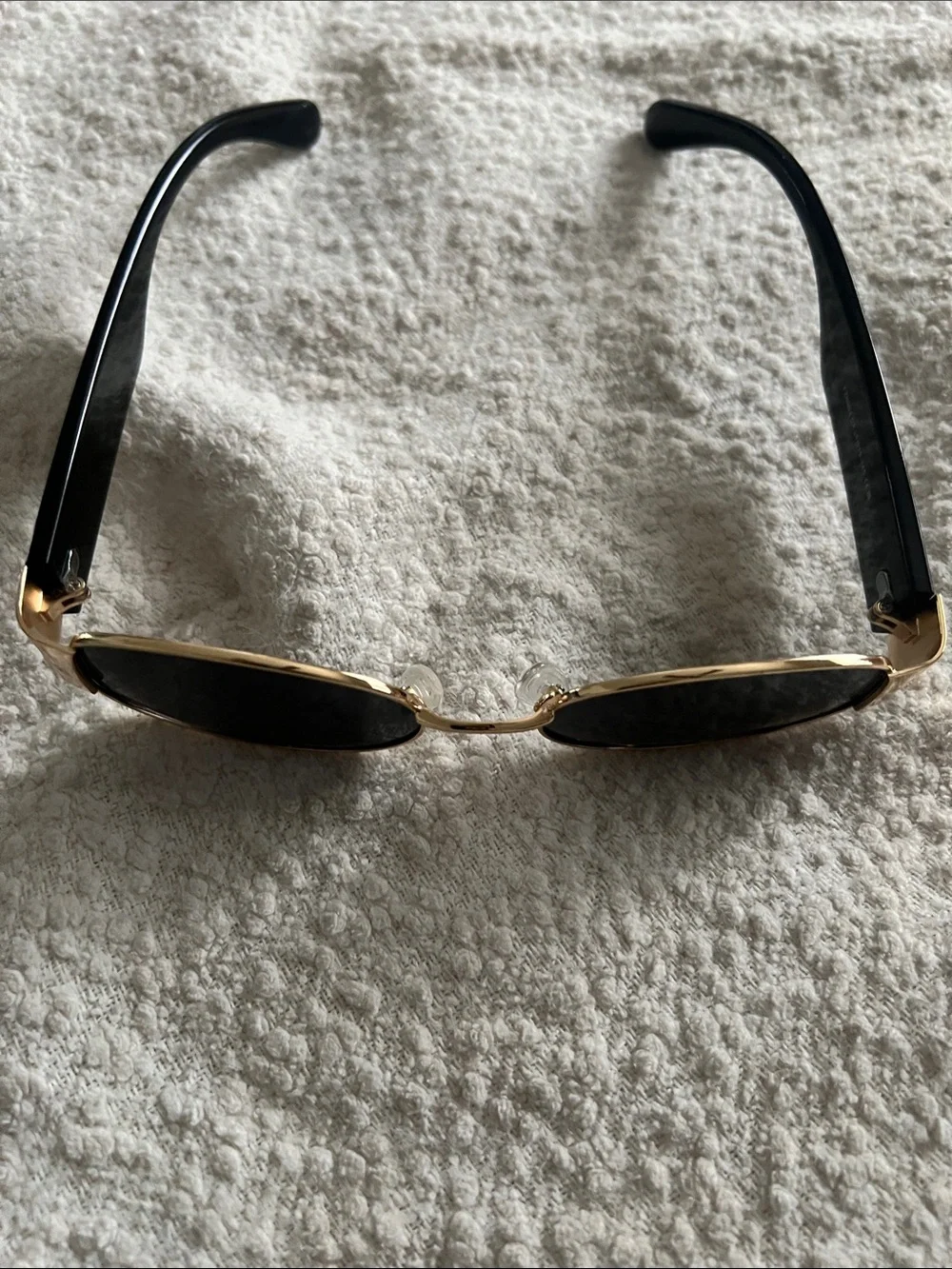 GOLD- TRIM OVAL SUNGLASSES
